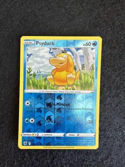 PSYDUCK 028/189 REVERSE LUCENTEZZA SIDERALE SPADA E SCUDO CARTA POKEMON ITA - Image 1