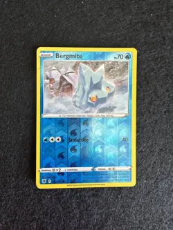 BERGMITE 047/189 REVERSE LUCENTEZZA SIDERALE SPADA E SCUDO CARTA POKEMON ITA - Image 1