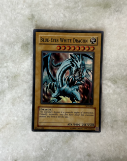 YuGiOh Blue-Eyes White Dragon SKE-001 Super Rare Kaiba Starter Deck - Image 1
