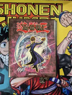 Yu-Gi-Oh! 400 Card Lot Including Seto Kaiba Card Holder & Tin - Image 1