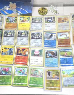 Pokemon GO - Lot of 268 Cards Pikachu Blastoise, Venusaur - Image 3