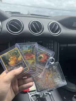 Pokemon TCG 4 card lot - Image 1