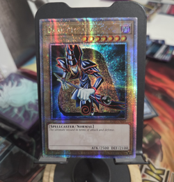 Konami Yu-Gi-Oh! TCG Dark Magician LC01-EN005 Quarter Century Secret Rare Foil - Image 1