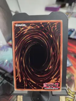 Konami Yu-Gi-Oh! TCG Dark Magician LC01-EN005 Quarter Century Secret Rare Foil - Image 2