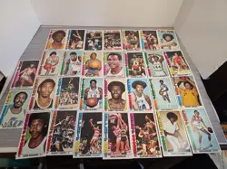 NBA 30 CARD LOT 70's VINTAGE. Jabbar, Havlicek, Maravich. Ect.. - Image 1