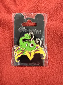 Disney Pin Pascal (Tangled) Lily Flowers March 2020 Series Disneyland Paris - Image 1