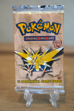 Pokemon TCG 1999 1st Edition Fossil Booster Pack Zapdos Art WOTC Sealed - Image 1