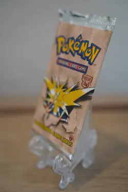 Pokemon TCG 1999 1st Edition Fossil Booster Pack Zapdos Art WOTC Sealed - Image 3