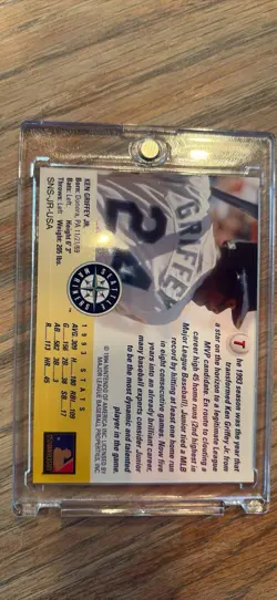 1996 Fleer Ultra - Diamond Producers Ken Griffey Jr #3 Gold Medallion Edition - Image 3