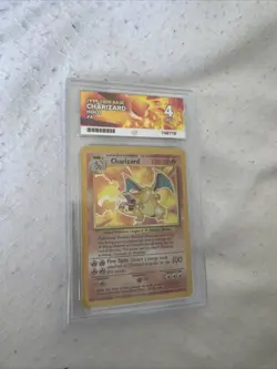 Pokemon Charizard 4/102 Base Set Holo Vintage 1999/2000 - Image 1
