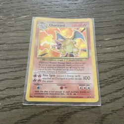 Pokemon TCG Charizard 4/102 Base Set Holo 1999 - Image 1