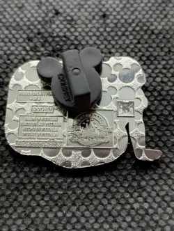 2025 Disney WDW Wave B Hidden Mickey Snow White D No Face ERROR Trading Pin - Image 2