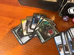 Magic The Gathering Lot of Approx 3,000 cards, Weighs 10 lbs. & 5 Dice - Image 3