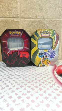 1000 Pokemon card job lot bulk collection includes Holo/Rev Holo and tins - Image 1