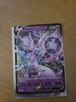 Pokemon TCG Mewtwo v 030/078 Pokemon Go - Image 1