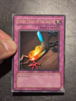 Yu-Gi-Oh ULTRA RARE CARD SEVEN TOOLS OF THE BANDIT MRD-129 1996 VINTAGE PRINT LP - Image 4