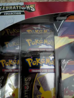 Pokemon TCG Celebrations Collection Lance's Charizard V Box 820650101625 - Image 3