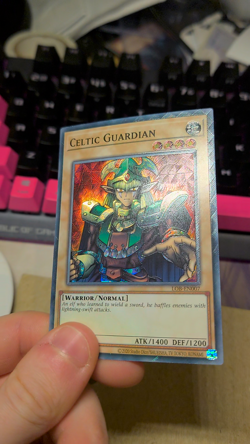 Yu-Gi-Oh! Ultimate Rare Style Celtic Guardian - Image 2