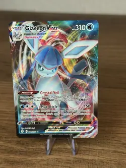 Glaceon VMAX 041/203 Holo VMAX Rare Evolving Skies Pokemon Near Mint - Image 1
