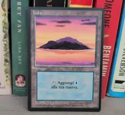 MTG 1x Revised Basic Land LP Italian FBB Isola Island (Yellow) - Image 1