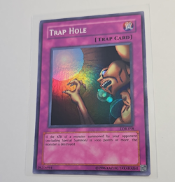 Konami Yu-Gi-Oh! Trap Hole LOB-058 Legend of Blue Eyes Super Rare Holo Unlimited - Image 1