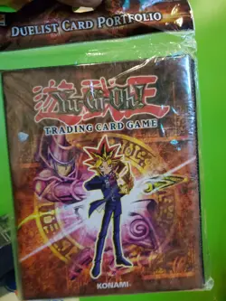 New Rare 1996 YuGiOh Dark Magician Konami Kazuki Takahashi Duelist Card Binder - Image 2