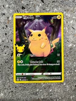 Pokemon TCG Pikachu 005/025 Celebrations Full Art 25th Anniversary Holo Rare NM - Image 1