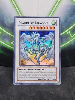 Yugioh Stardust Dragon DP08-EN014 Super Rare 1st Edition LP - Image 1