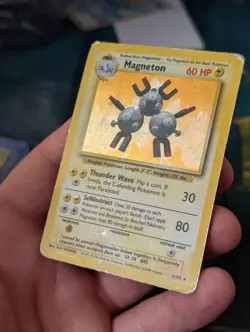 HP Magneton 9/102 Holo Rare Base Set Pokemon Card 1999 WOTC TCG Vintage - Image 3