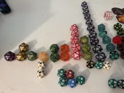 Lot of Magic: the Gathering Spindown Dice and asstd life counters 88 dice total - Image 4