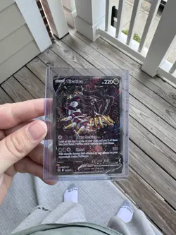 The Pokemon Company Giratina V Full Art Holo Ultra Rare 186/196 Lost Origin - Image 1
