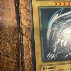 Blue-Eyes White Dragon SDK-001 Starter Deck Kaiba Ultra Rare Holo Yu-Gi-Oh! (1) - Image 2