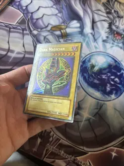 (47) Dark Magician - LOB-005 - Ultra Rare - Unlimited Edition - YuGiOh HP - Image 2