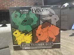 Pokemon TCG - Evolving Skies Elite Trainer Box (Umbreon Leafeon Jolteon Flareon) - Image 1