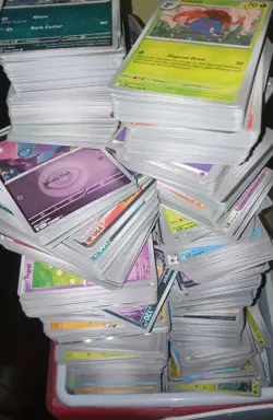 Pokemon Cards Bulk Collection Lot Of 4000 Com/Unc/Rare + Near-Vintage and Holos - Image 2