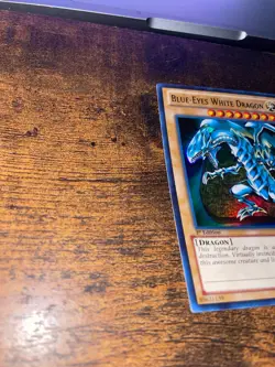 Blue-Eyes White Dragon - SDBE-EN001 - 1st Edition - Ultra Rare - LP - Image 4