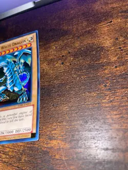 Blue-Eyes White Dragon - SDBE-EN001 - 1st Edition - Ultra Rare - LP - Image 5