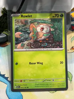 Rowlet - 013/197 - Cosmos Holo Promo - Tomokazu Komiya - Pokemon - MINT - Image 2