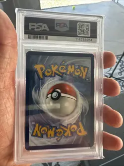 2023 Pokemon Mew en Pikachu Illustration Rare PSA 9 - Image 2