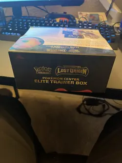 Lost Origin Pokemon Center Etb - Image 5