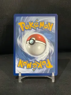 Pokemon Center Lady (Full Art) 185/185 Swsh04: Vivid Voltage Holo - Image 2