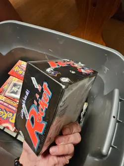 POKEMON TEAM ROCKET 1ST EDITION BOOSTER BOX WOTC 2000 Sealed Mint Charizard - Image 2