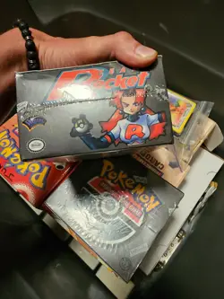 POKEMON TEAM ROCKET 1ST EDITION BOOSTER BOX WOTC 2000 Sealed Mint Charizard - Image 5