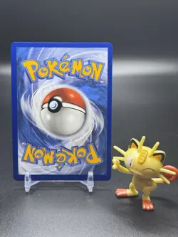 Surfing Pikachu V 008/025 Pokemon Celebrations Holo - NM - Image 2