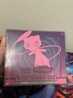 Pokemon TCG Sword & Shield Fusion Strike Elite Trainer Box Mew English 2021 - Image 1