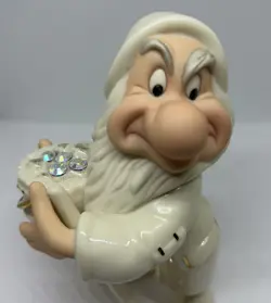 2003 Lenox Disney Showcase Collection “Grumpy's Treasure” Figurine Snow White 5" - Image 2