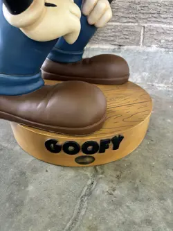 Vintage 90s Disney 24” Goofy Big Figure Statue Resin Display With Base RARE - Image 5