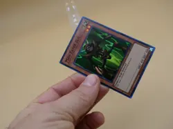 Yugioh - Man Eater Bug Super Rare - LOB-EN108 - Image 2