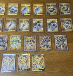 🔥 M/NM COLLECTION🔥 Huge Pokemon TCG GOLD Card Bundle from Sword Shield Era - Image 3