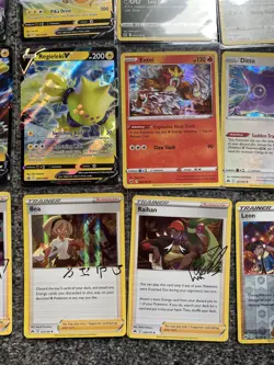 Pokemon TCG: Crown Zenith V & Holos Bundle: Total 34 Cards Pikachu Eevee Etc - Image 4